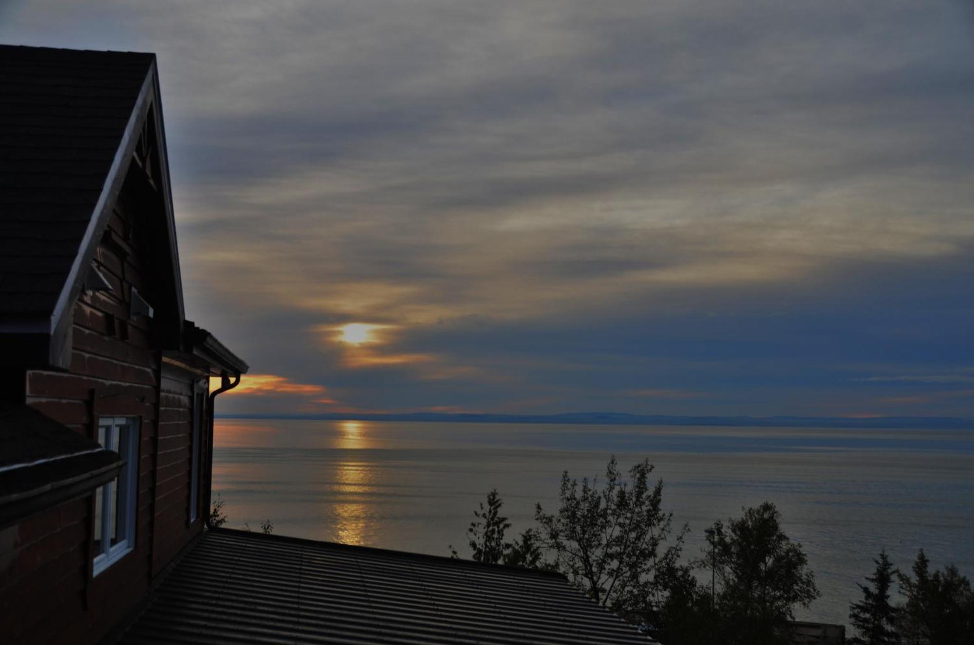 Auberge Des Eaux Vives La Malbaie Eksteriør billede