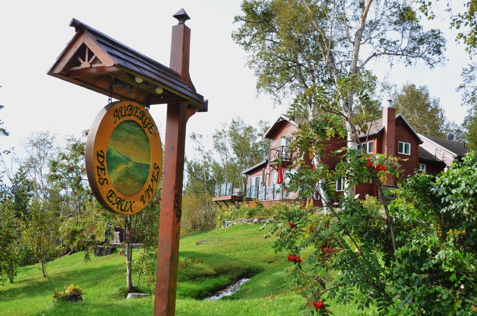 Auberge Des Eaux Vives La Malbaie Eksteriør billede