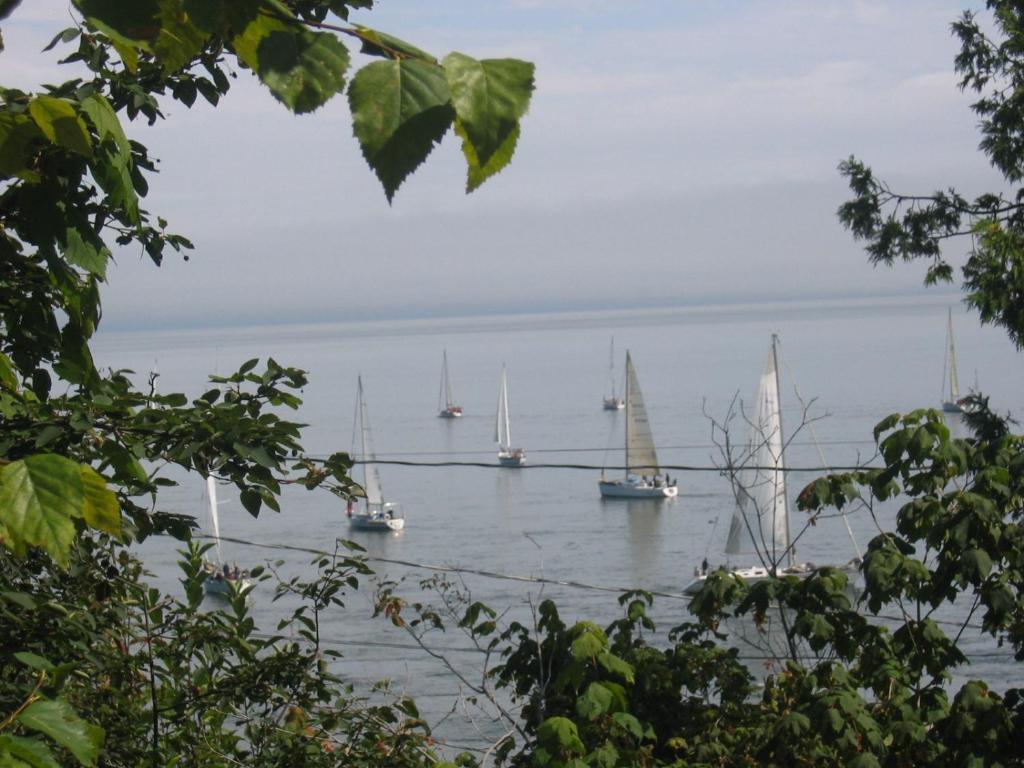 Auberge Des Eaux Vives La Malbaie Eksteriør billede