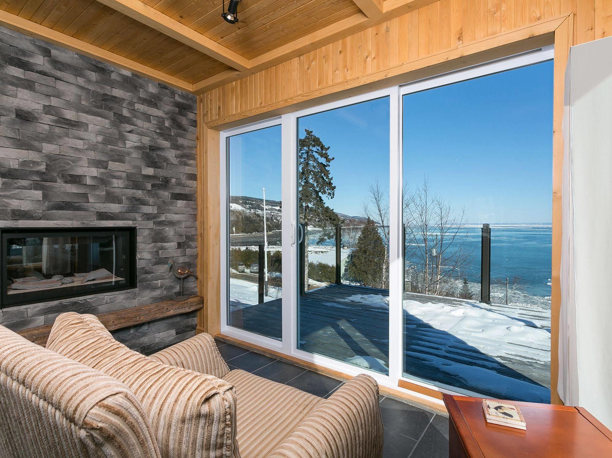 Auberge Des Eaux Vives La Malbaie Eksteriør billede