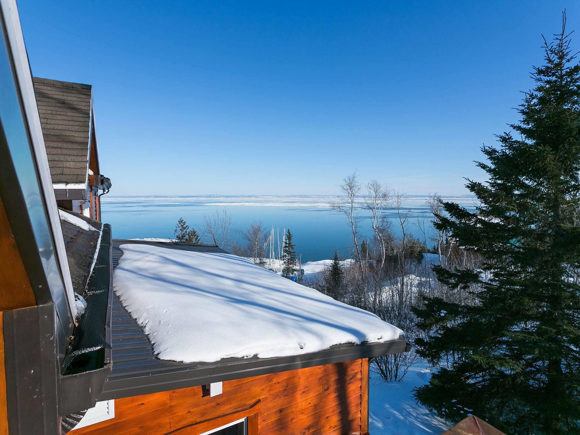 Auberge Des Eaux Vives La Malbaie Eksteriør billede
