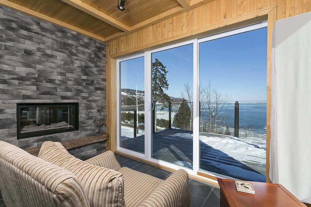 Auberge Des Eaux Vives La Malbaie Eksteriør billede