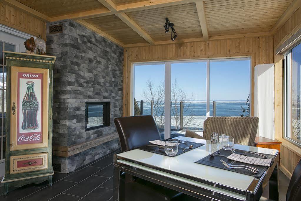 Auberge Des Eaux Vives La Malbaie Eksteriør billede